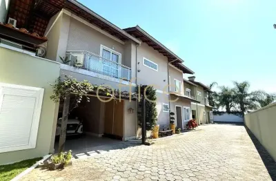 Casa com 3 quartos à venda no glória, joinville  por r$ 940.000