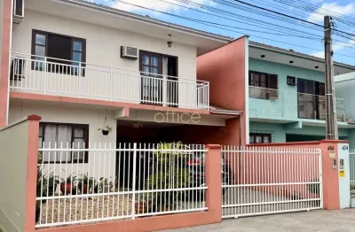 Sobrado no Costa e Silva - 149,80 m2 - 3 dormitórios (1 suíte) - 3 vagas de garagem