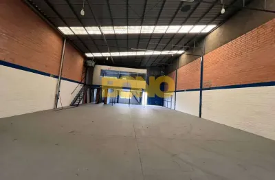 Barracão / Galpão / Depósito para alugar no Universitário, Caxias do Sul  por R$ 6.900