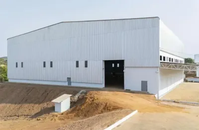 Galpão 2.500 m² br-153 com 7 docas e área de expansão em hidrolândia