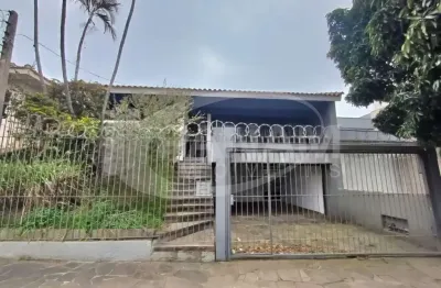 Casa com 3 quartos à venda na avenida benno mentz, 1697, vila ipiranga, porto alegre por r$ 700.000