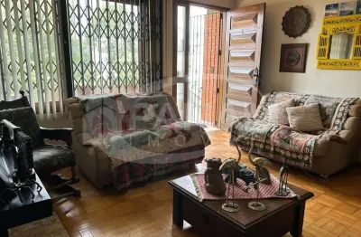 Casa com 3 quartos à venda na rua bartolomeu dias, 739, vila ipiranga, porto alegre por r$ 799.000