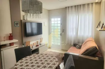 Casa a venda no condomínio casabella com 2 dormitórios