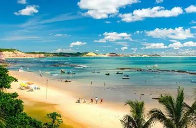 Terreno para vender na praia de pipa com 6.500m², possui um chalé de 100m² e projeto para 32 chalés.