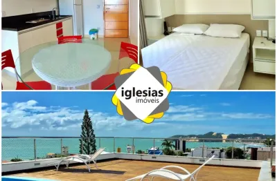 Lindo ap com móveis planejando, de frente para o mar em Ponta Negra, piscina, elevador.