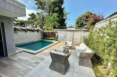 Casa de alto padrão de 4 suítes em condomínio fechado no recreio