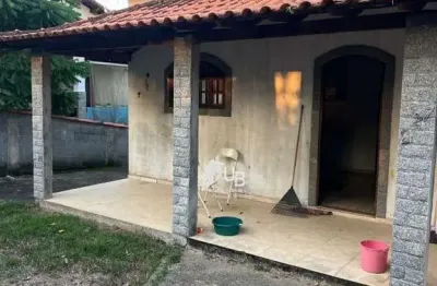 Casa linear de 2 quartos e vaga em água branca (bacaxá)