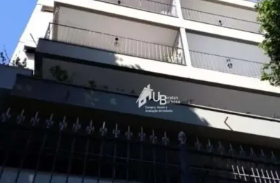 Apartamento amplo com 2 quartos (sendo 1 com varanda) e 2 vagas de garagem no Méier