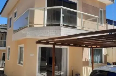 Casa em condomínio fechado com 4 quartos para alugar no ipitanga