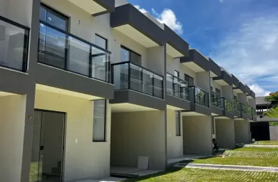 Casa em condomínio fechado a venda 3/4 (03 suítes) varanda