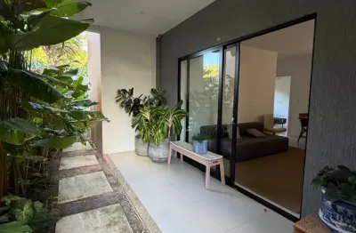 Apartamento térreo mobiliado - 2/4 com suíte | miragem buraquinho