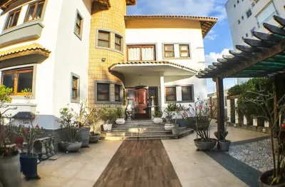 Mansão exclusiva em itapuã – frente mar | terreno com potencial de incorporação
