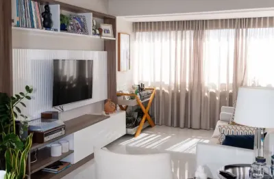 Apartamento reformado 2/4 no jardim apipema  plínio moscoso