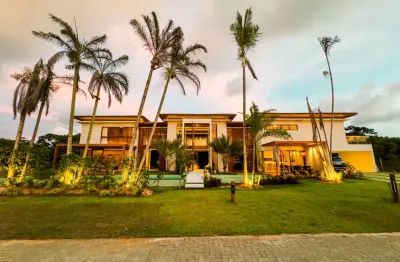 Uma das propriedades mais exclusivas e desejadas da praia do forte acaba de chegar ao mercado. com 654,95 m² de alto padrão, esta casa foi cuidadosamente projetada para quem valoriza sofisticação, pri