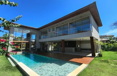 Excelente Casa Sofisticada de Alto Padrão! Perto da Praia do Forte.