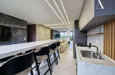 Apartamento andar alto, mobiliado alto padrão no anita garibaldi!