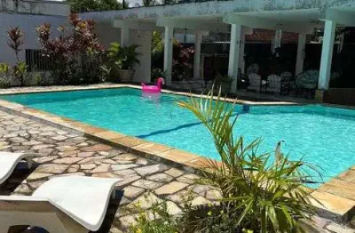 Sobrado para venda possui 308 metros quadrados com 4 quartos
