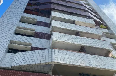 Amplo apartamento com 4 quartos em excelente localização em boa viagem