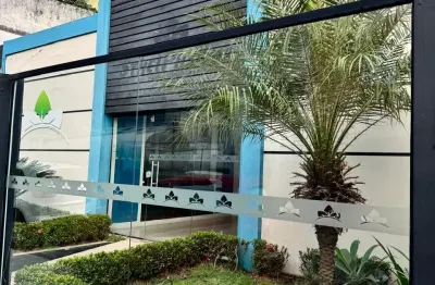 Casa comercial com 6 salas para alugar no Centro, Macaé 