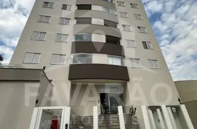 Apartamento no jardim novo horizonte em maringá, a poucos metros da avenida itororó. com 2 vagas de garagem.
