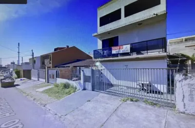 Casa à venda na Rua Luiz Gurgel do Amaral Valente, 544, Sítio Cercado, Curitiba