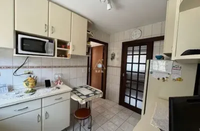 Residência com 3 quartos  à venda, 272.69 m2 por R$950000.00  - Reboucas - Curitiba/PR