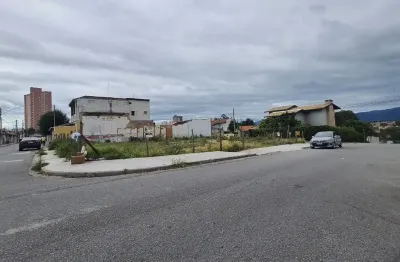 Terreno de esquina com 600m² na vila nossa senhora das graças – potencial raro na região