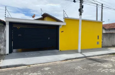 Casa espaçosa no parque são cristóvão com ambientes  amplos e bem definidos.