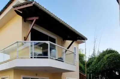Casa duplex condominio fechado com 126 m², dividido em 4/4, 3 suítes a 70 metros da praia de vilas a vender em ipitanga lauro de freitas