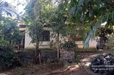 Casa colonial estilo fazenda com 133 m² construída terreno de 864,50 m², 4/4 varanda muito verde vender no colina da fonte emitapua salvador