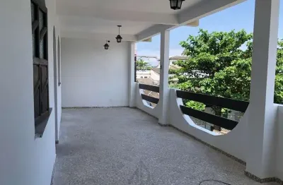Alugo casa térrea medindo 200 m², 3/4, duas vagas, varanda vista mar, reformada no melhor de monte serrat humaitá salvador - bahia