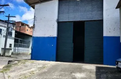 Galpão com 300 m² no Centro Empresarial Sueli portaria 24 horas pé direito medindo 5 metros, 3 salas em Águas Claras Br 324 alugar em Salvador Bahia