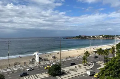 Apartamento  com 4 quartos na avenida atlântica em copacabana.