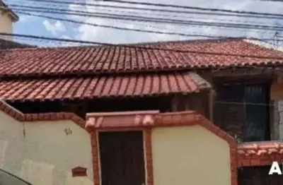 Casa com 4 quartos, 2 suites, em condominio na taquara