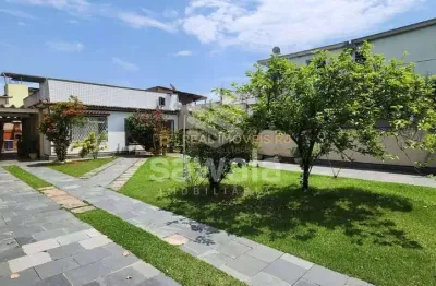 Casa com 3 quartos e quintal amplo a venda na curicica