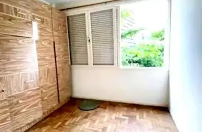 Apartamento com 2 quartos e dependencia completa na tijuca.