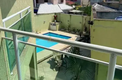 Excelente casa na estrada roberto burle marx em barra de guaratiba.