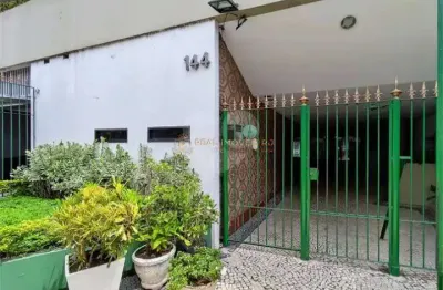 Vendo apartamento em vila isabel com 2 quartos e 2 banheiros.
