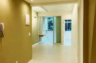 Apartamento de 2 quartos no leblon ataulfo de paiva , totalmente reformado.