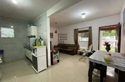 Casa em araruama, 2 quartos - r$ 200.000,00 - três vendas