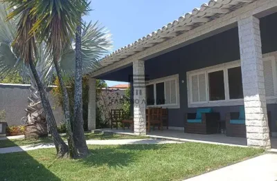 Ampla casa com 5 quartos - 2 suítes a poucos passos da orla da pontinha - r$830.000,00