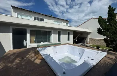 Casa mobiliada em são pedro da aldeia, 3 quartos ( 1 suíte ) - r$ 850.000,00 - condomínio casamares