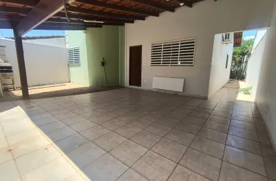 Linda casa no bairro jardim europa, próximo ao batalhão da policia militar