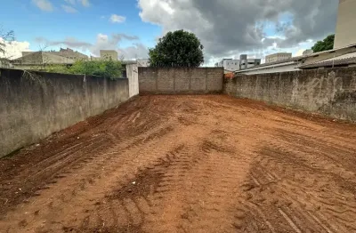 Excelente terreno com 360m² no bairro Santa Mônica Uberlândia - MG