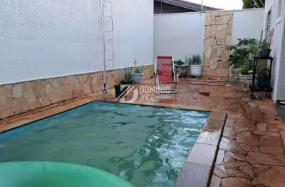 Casa com 3 quartos à venda na Rua Amélio Moreira Lemos, Jardim São Bento, Uberaba