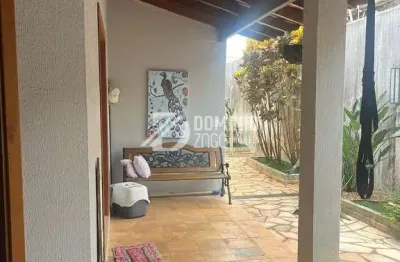Casa com 3 quartos à venda na Rua Paraguai, Fabrício, Uberaba