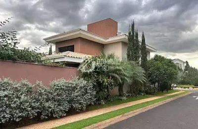 Casa com 4 quartos à venda na Avenida Dom Luiz Maria de Santana, Mercês, Uberaba