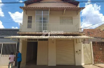 Sobrado na principal rua do valim de melo com cômodo comercial