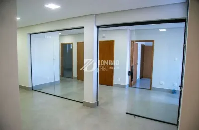 Conjunto de 2 salas comerciais, co  banheiros,   na rua ituiutaba, proximo ao shopping