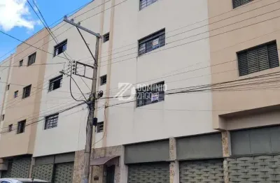Apartamento com 3 quartos para alugar na Rua Dona Rafa Cecílio, Vila Maria Helena, Uberaba